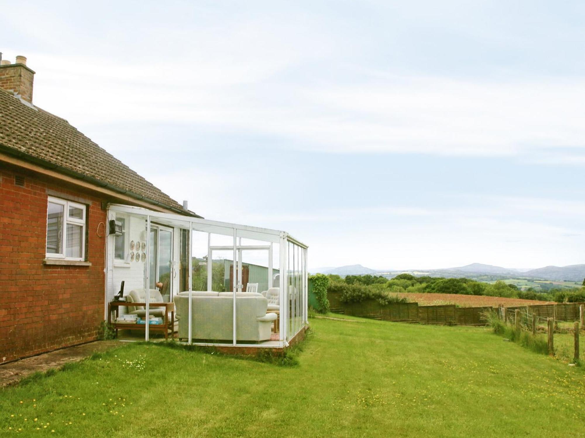 Merryview Bungalow Orcop Kültér fotó